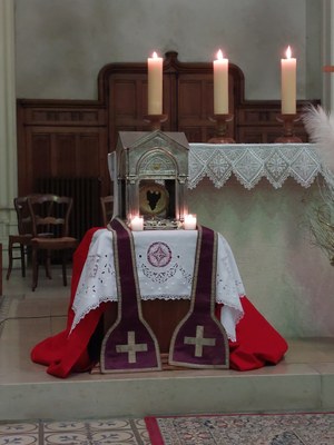 4 Coeur du St Curé d'Ars exposé dans le coeur de la chapelle Saint Joseph à Bourg