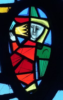 Ange portant la couronne de la Vierge