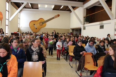 Assemblée dominicale. Remise lumière de Bethléem4